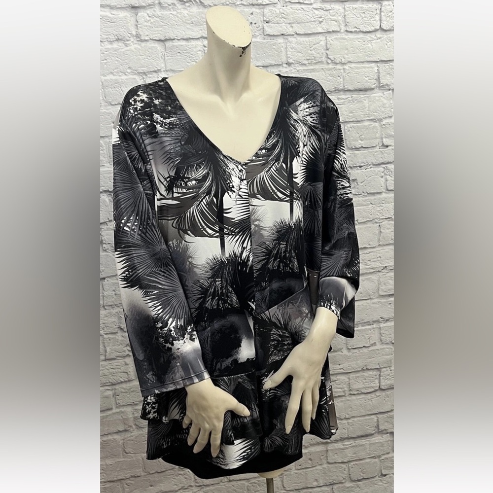KATE & MALLORY MULTI COLOR LEAF PRINT 3/4 SLEEVE TOP SIZE 3X - Picture 2 of 4